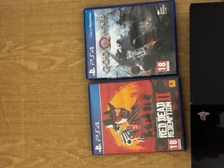 Consola PS4 Negra + 6 Juegos y un mando original