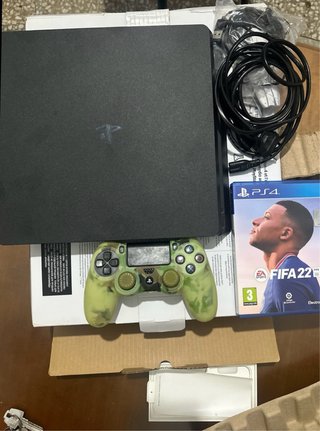 PS4 Slim Negra + Mando Camuflaje