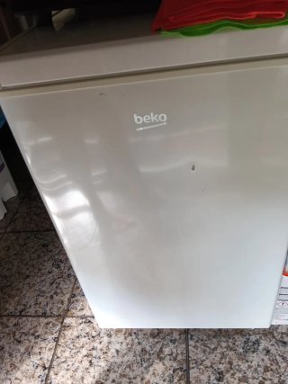Congelador Beko pequeño