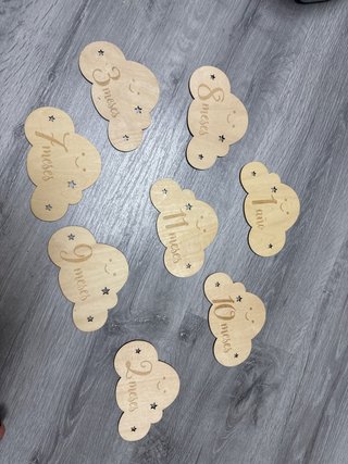 Tarjetas Meses Bebé Madera Nubes