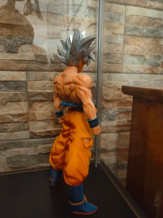 Figura Goku Ultra Instinto Ichiban Kuji