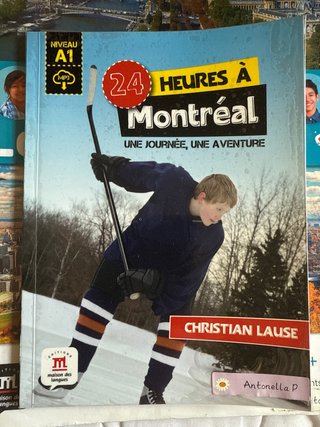 Tres libros de francés con cuaderno de lectura