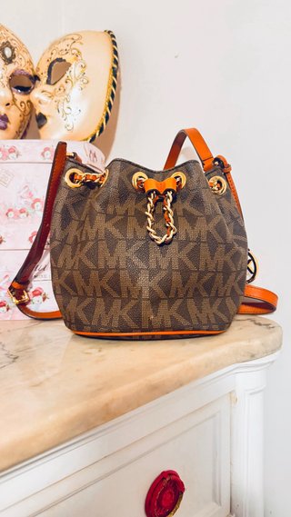 Bolsito Michael Kors Marrón y Dorado