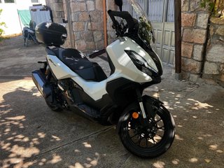 Honda ADV 350 Maxi Scooter