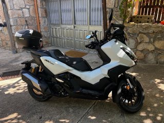 Honda ADV 350 Maxi Scooter
