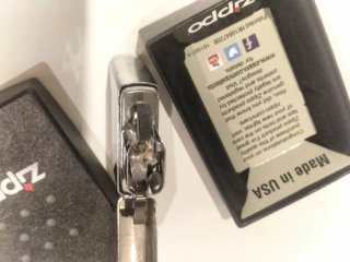 Mechero Zippo con diseño de coche