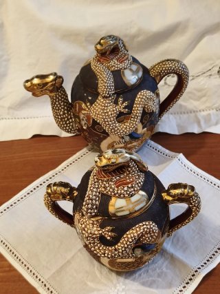 Set teiera e zuccheriera Dragonware vintage