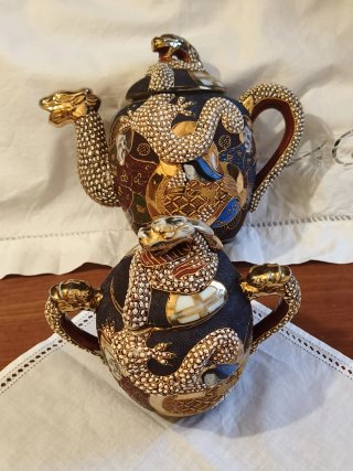Set teiera e zuccheriera Dragonware vintage