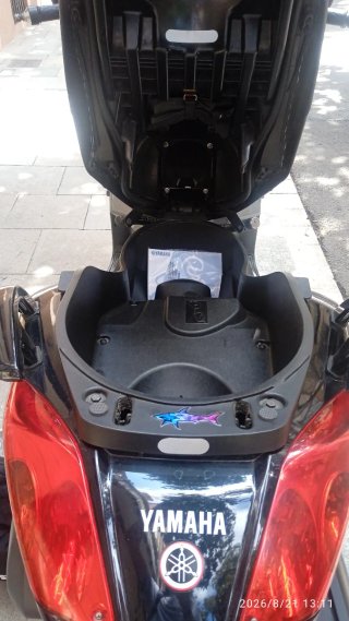 YAMAHA XMAX 250i Negra