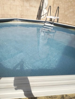 Piscina Hexagonal Piedra y Azul
