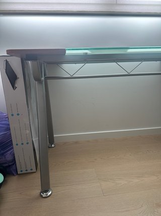 Mesa escritorio cristal y madera