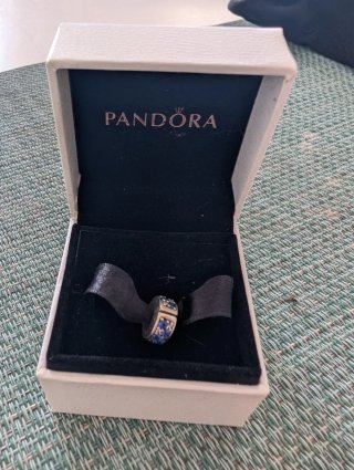 Charm Pandora Azul y Plateado con Caja