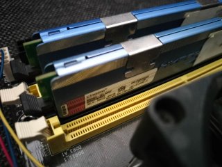 ASRock 960GC-GS FX + ATHLON II + 4GB DDR3