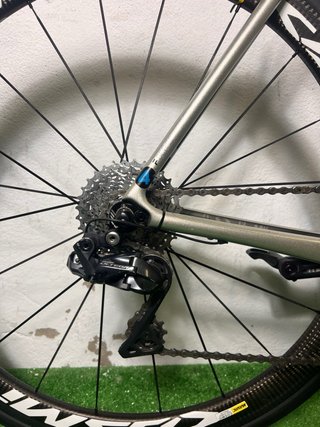 Bicicleta Felt Carbono con Di2 11v + Potenciometro