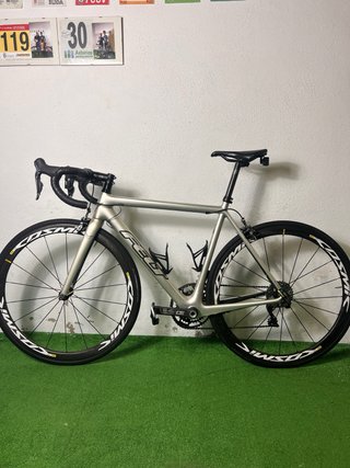 Bicicleta Felt Carbono con Di2 11v + Potenciometro