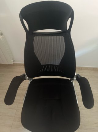 Silla de oficina ergonómica negra