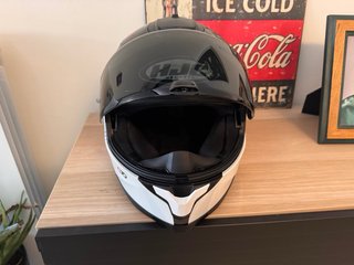 Casco HJC C70 Negro, Rojo y Blanco