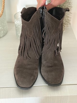 Botines niña con flecos marrones