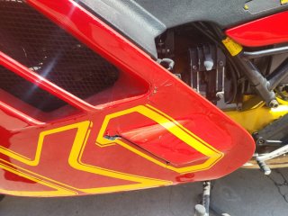 BMW K1 Roja y Amarilla