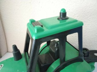 Grande trattore giocattolo per bambini
