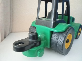 Grande trattore giocattolo per bambini