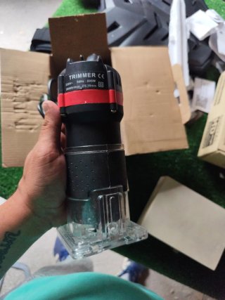 Fresadora de madera con fresas