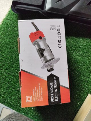 Fresadora de madera con fresas