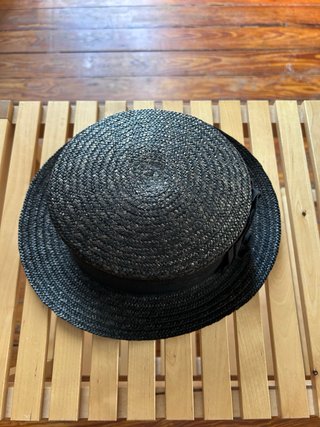 Cappello di paglia nero