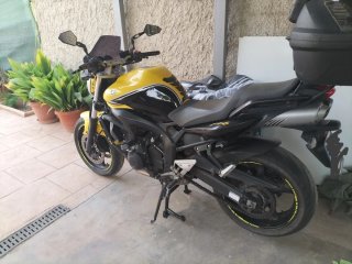 Yamaha FZ6 S2 Naked Amarilla