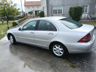 Mercedes-Benz Clase C 2004