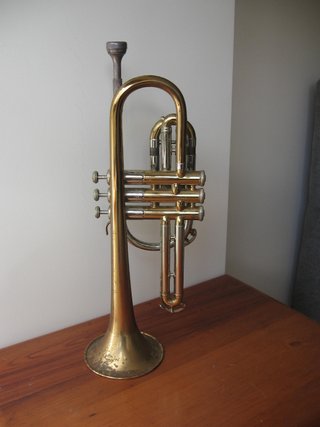 Corneta Holton 28