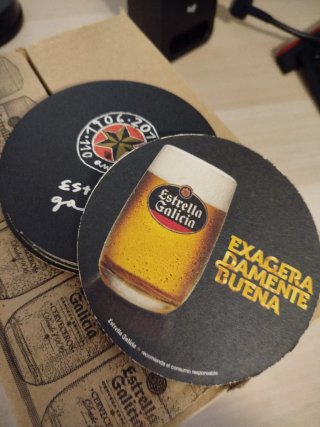 Caja 6 vasos Estrella Galicia con posavasos