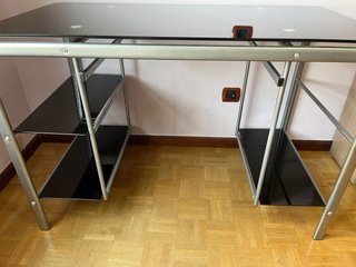 Escritorio cristal negro y metal