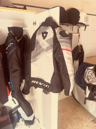 Chaqueta Moto Revit Negra y roja