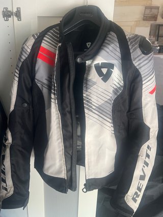 Chaqueta Moto Revit Negra y roja