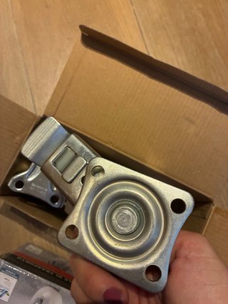 4 ruedas de transporte que soportan 50 kg.
