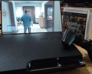PlayStation 3 Slim 320GB + GTA V + Dualshock 3