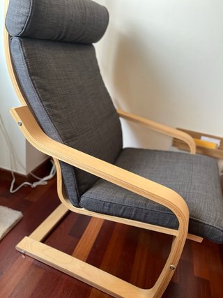 Sillón y reposapiés poäng Ikea.