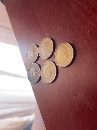 Lote 5 monedas 1 peseta 1966, 1968, 1969