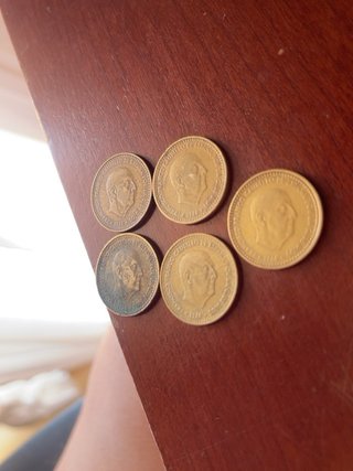 Lote 5 monedas 1 peseta 1966, 1968, 1969