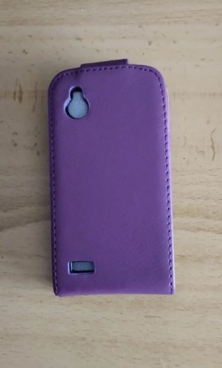 Funda morada para móvil