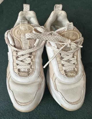 Zapatillas Buffalo Beige y Blancas