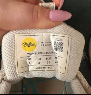 Zapatillas Buffalo Beige y Blancas