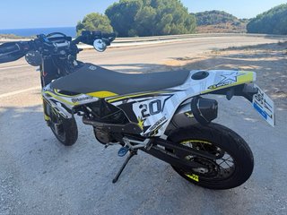 Husqvarna 701 Supermoto 2022