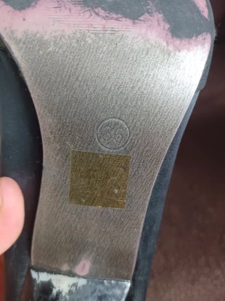 Zapatos de fiesta negros con nudo