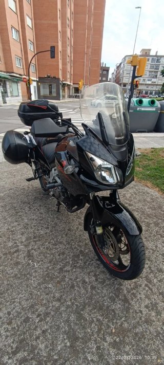 Suzuki V-Strom 650 DL Negra