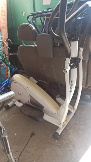 Se vende Bicicleta Elíptica STRATIS Blanca 120€