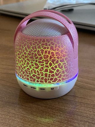 Mini altavoz Bluetooth rosa y blanco