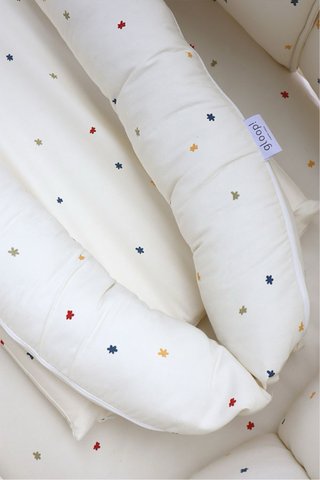 Cama nido bebe Gloop estrellas colores