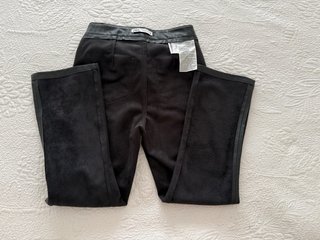 Pantalón efecto piel mini flare Zara Talla 36